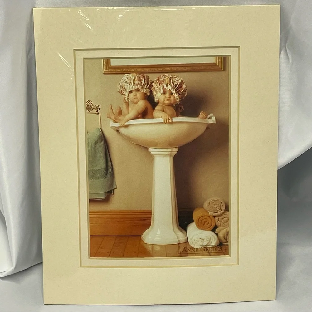 Anne Geddes Picture Babies in HandBasin New 8”x10” Frame Size - Picture 3 of 7